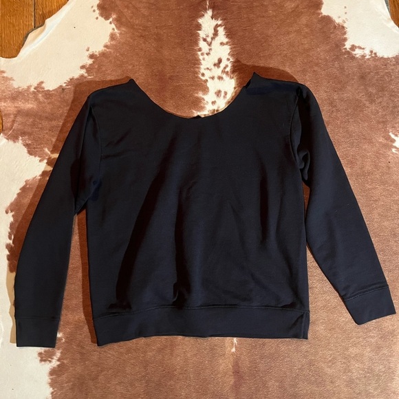 Bundle of crewnecks with cut out neck 
size small /  medium - Picture 7 of 9